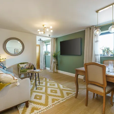 Evergreen - 2 Bed Luxury By Mint Bristol