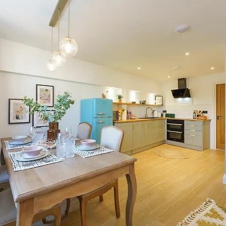 Evergreen - 2 Bed Luxury By Mint *